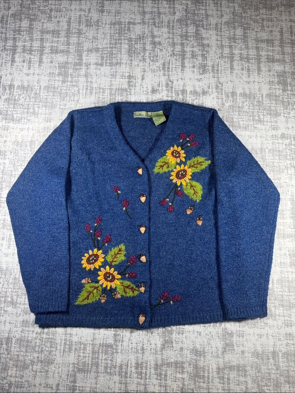 Vintage Blue Floral Embroidered V-Neck Cardigan Acorn button sz S 22.5X20 PTP